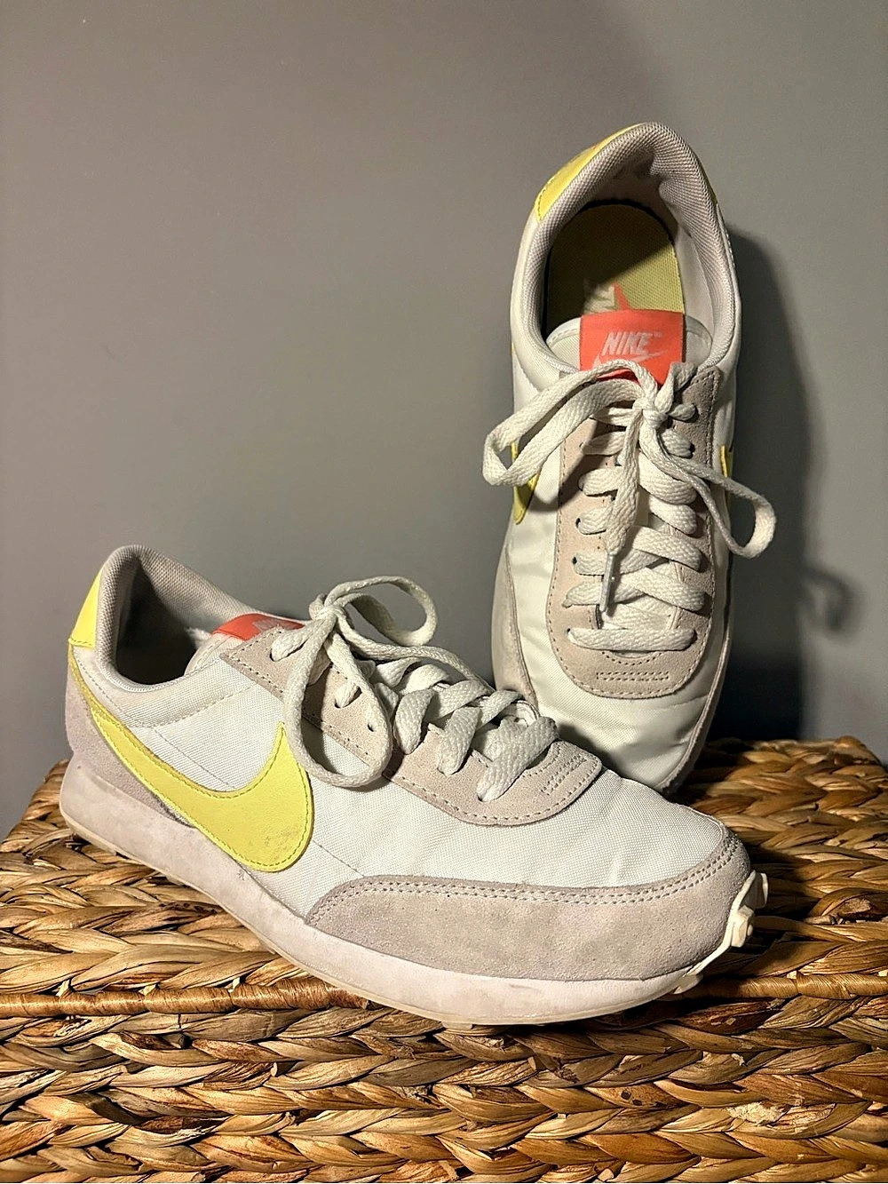 Nike Waffle Trainer 2 Sneakers White & Yellow US 6.5